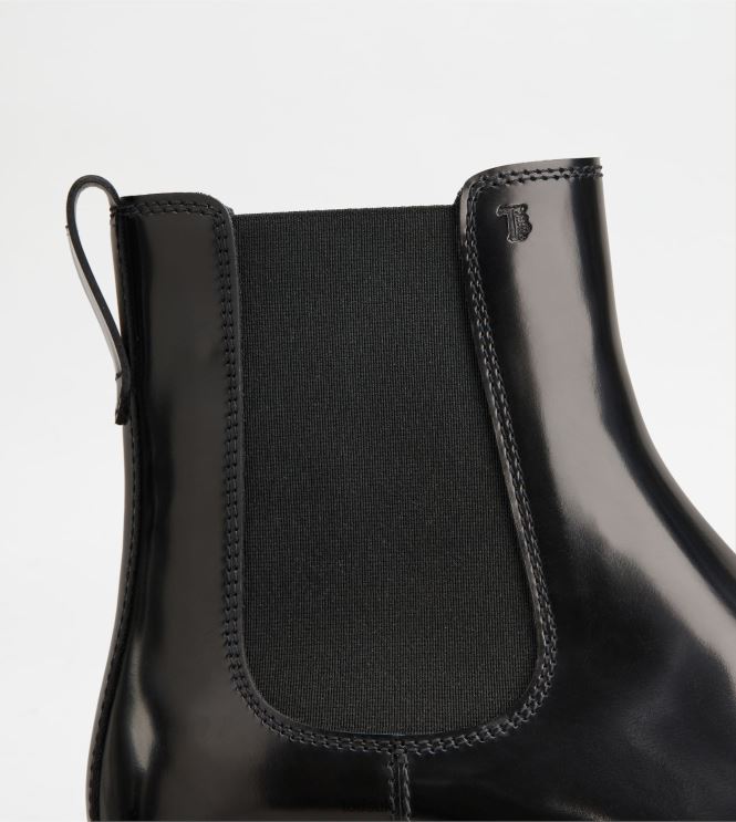Tod's Men Chelsea Boots in Leather 602L84805 Black