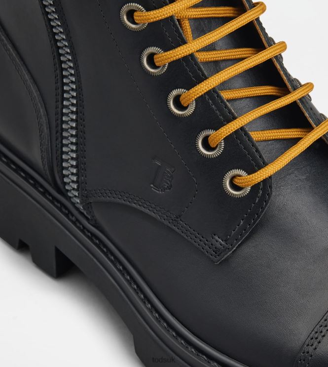 Tod's Men Combat Boots in Leather 602L84813 Black