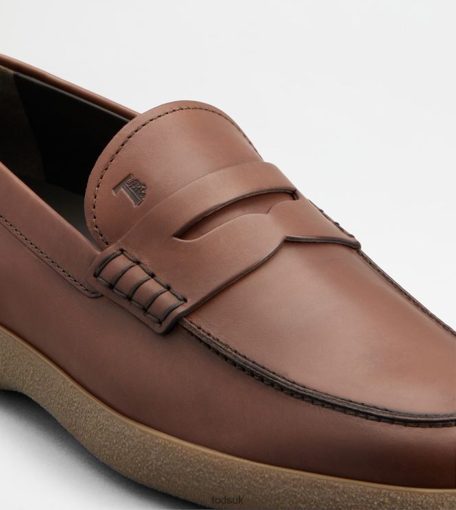 Tod's Men Loafers in Leather 602L84652 Brown
