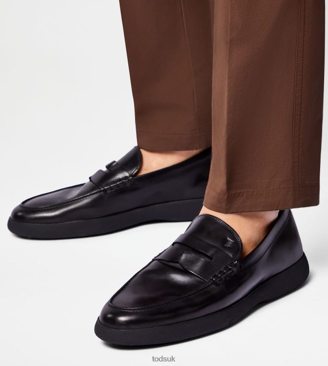 Tod's Men Loafers in Leather 602L84653 Black