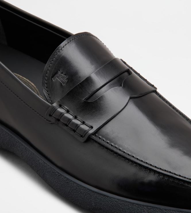 Tod's Men Loafers in Leather 602L84653 Black