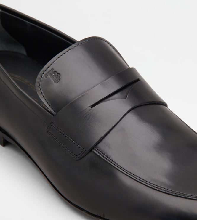 Tod's Men Loafers in Leather 602L84659 Black