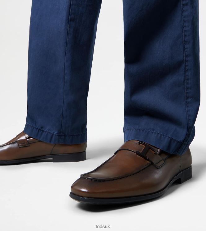 Tod's Men Loafers in Leather 602L84666 Brown