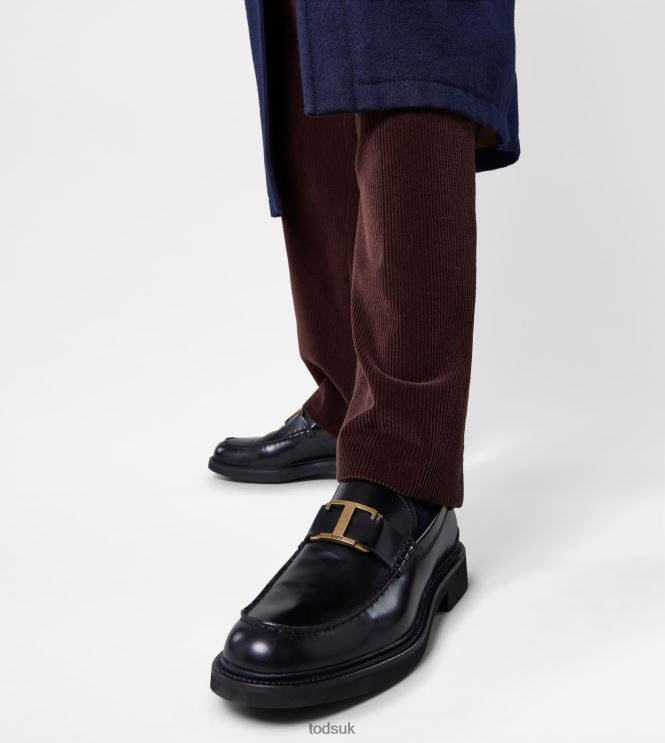Tod's Men Loafers in Leather 602L84671 Black