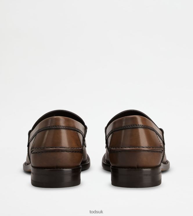 Tod's Men Loafers in Leather 602L84689 Brown