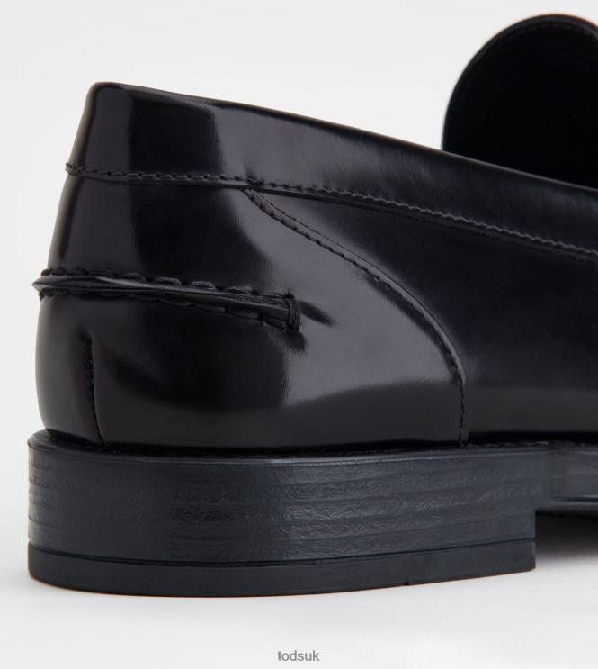 Tod's Men Loafers in Leather 602L84702 Black