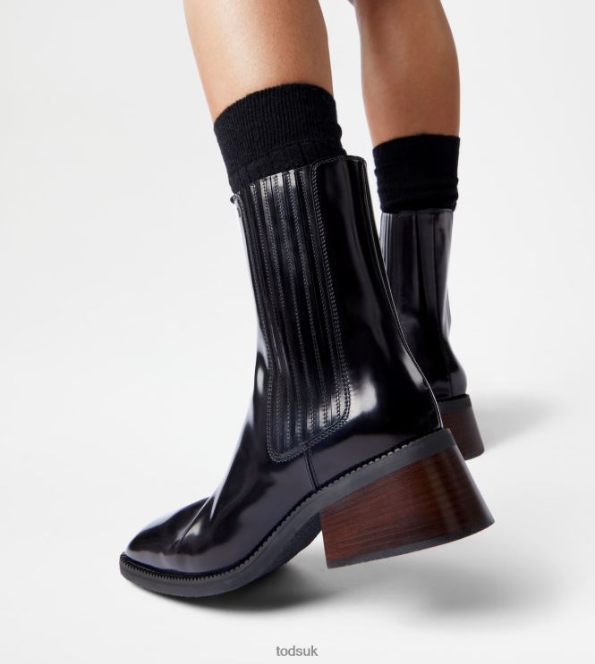 Tod's Women Chelsea Boots in Leather 602L84165 Black