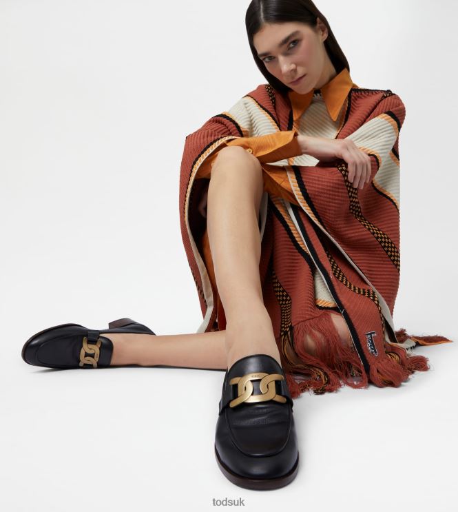 Tod's Women Loafers in Leather 602L8412 Black