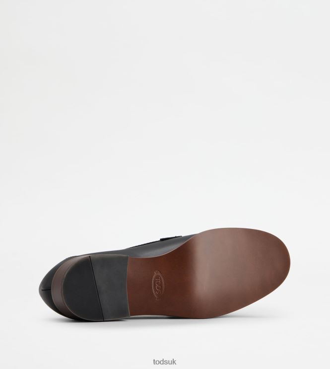 Tod's Women Loafers in Leather 602L8412 Black