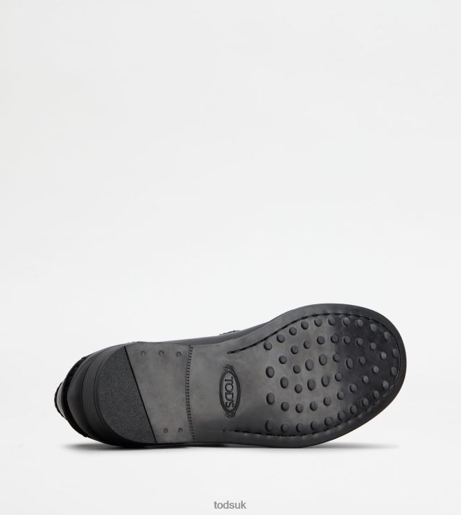 Tod's Women Loafers in Leather 602L8415 Black