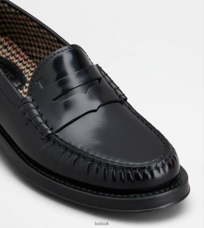 Tod's Women Loafers in Leather 602L8415 Black