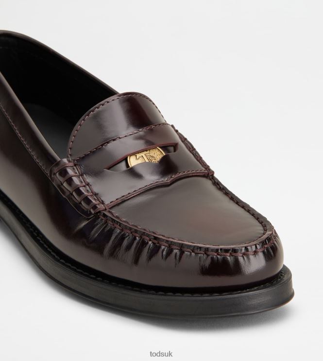 Tod's Women Loafers in Leather 602L8421 Burgundy
