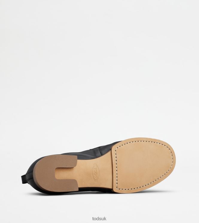 Tod's Women Loafers in Leather 602L8430 Black
