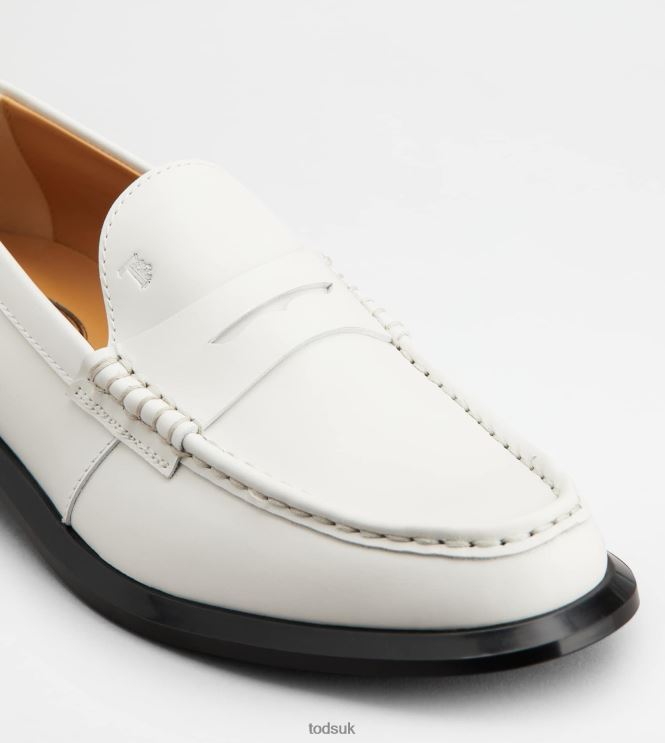 Tod's Women Loafers in Leather 602L8435 White