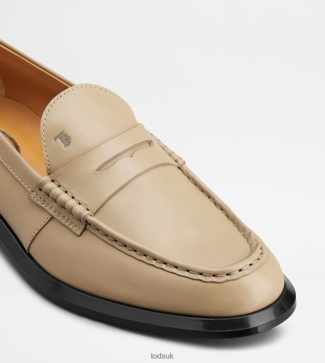 Tod's Women Loafers in Leather 602L8437 Beige