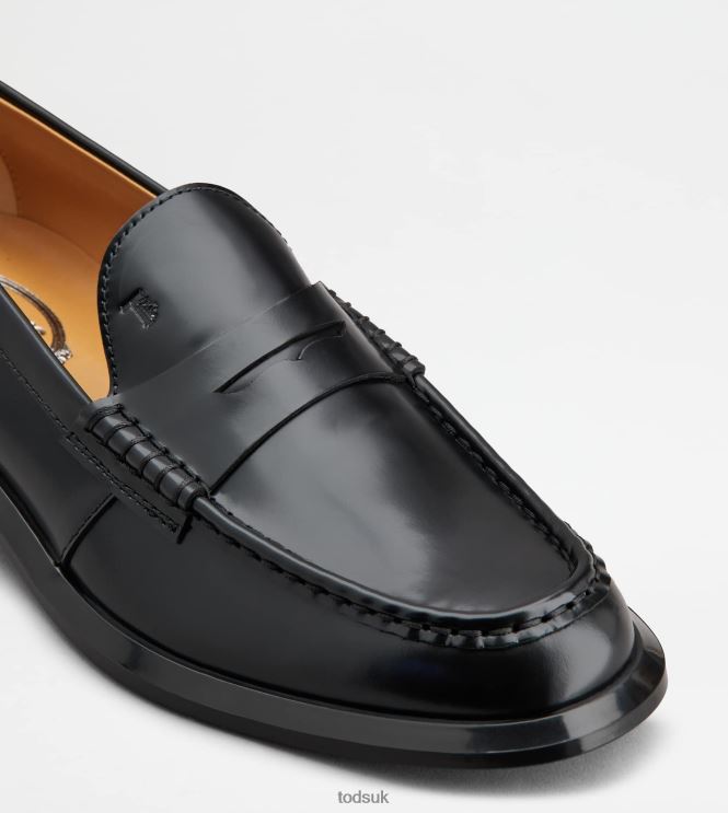 Tod's Women Loafers in Leather 602L8438 Black